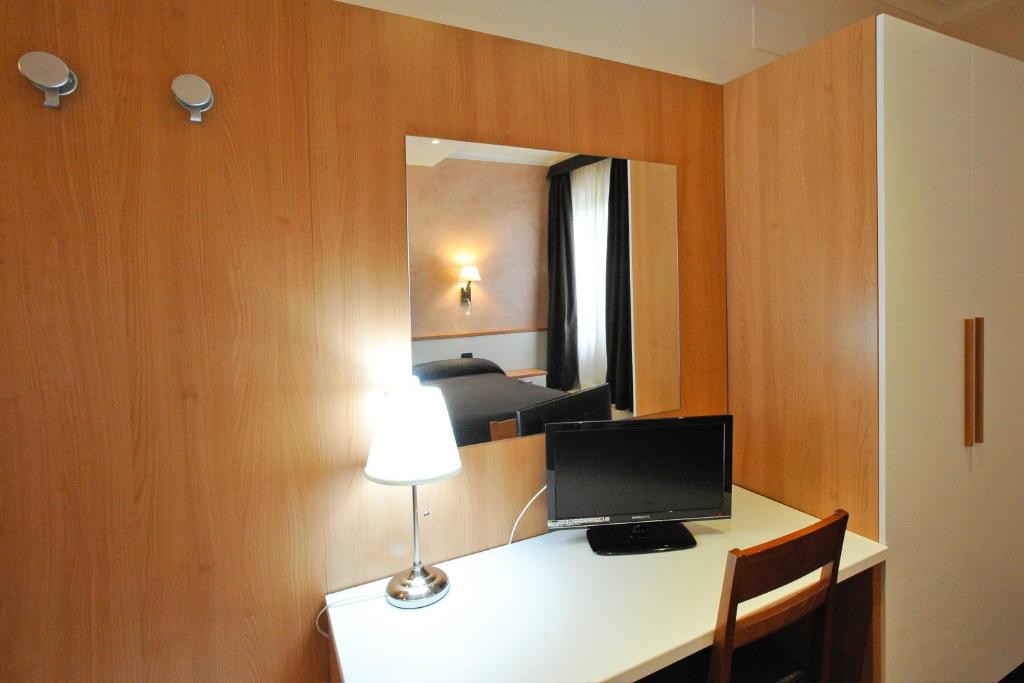 Hotel Roma Tiburtina Metro - Resim 45