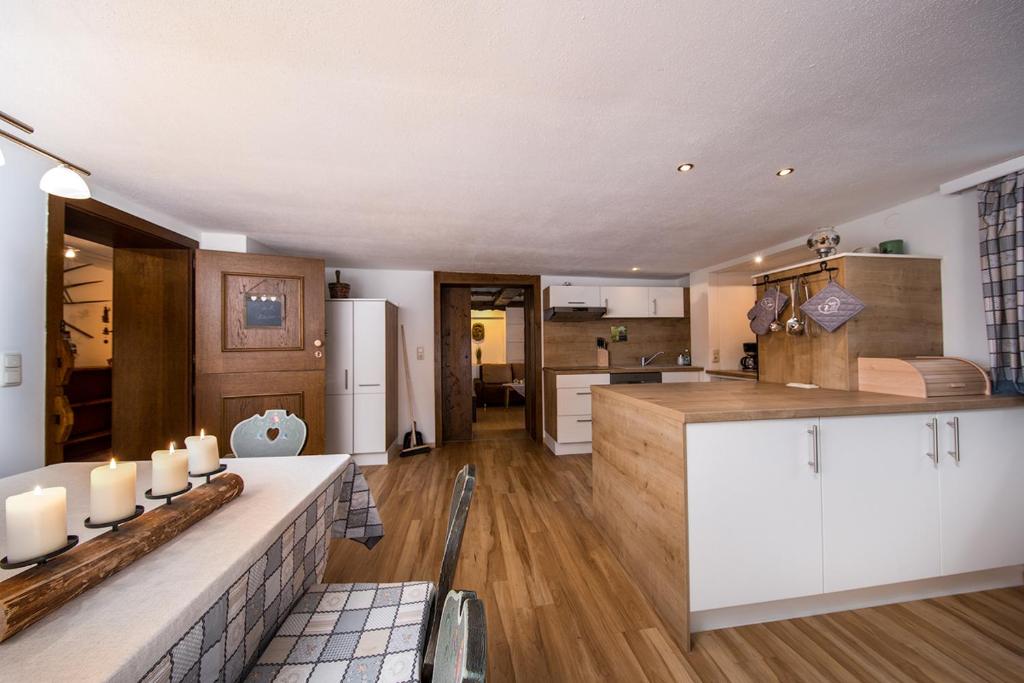 Kuchyň nebo kuchyňský kout v ubytování Ferienhaus Gertrud