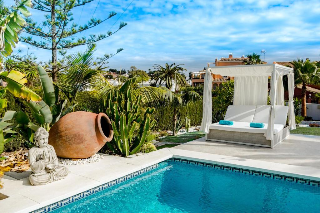 Bazén v ubytovaní VM-Lyxury 4 bedroom villa with private pool alebo v jeho blízkosti