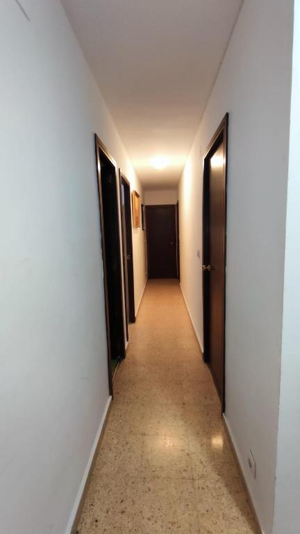 Fotografia z galérie ubytovania Habitación con cama doble, piso compartido en Avenida Blasco Ibáñez v destinácii Valencia