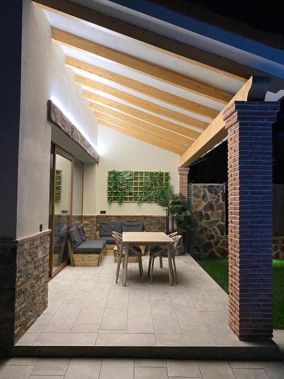 Posezení v ubytování Acogedora casa rural con piscina particular Barlow TR-CC-00426