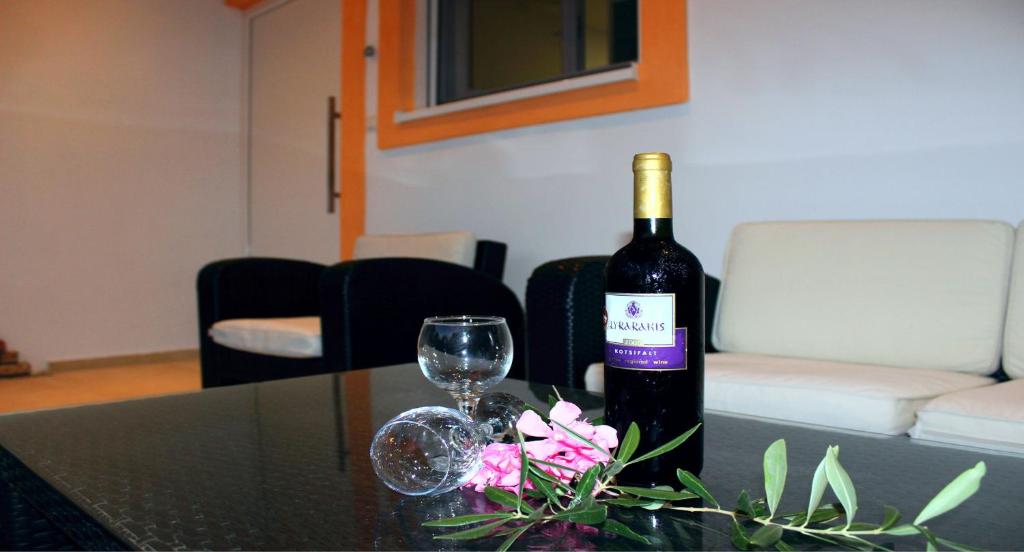 Nápoje v ubytování ANEMOMYLOS Lefkimmi LUXUS SUITES-BOUTIQUE HOTEL & POOL