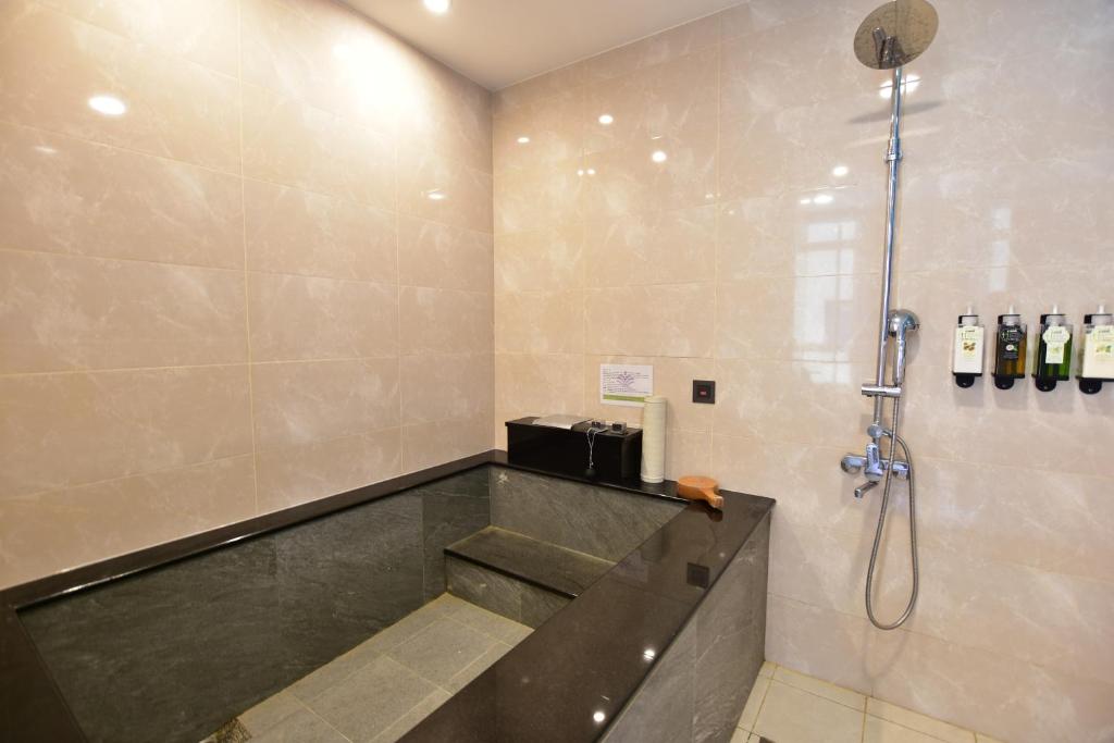 Muen Yuan Dong Hot Spring Hotel - Parent-children Double Room