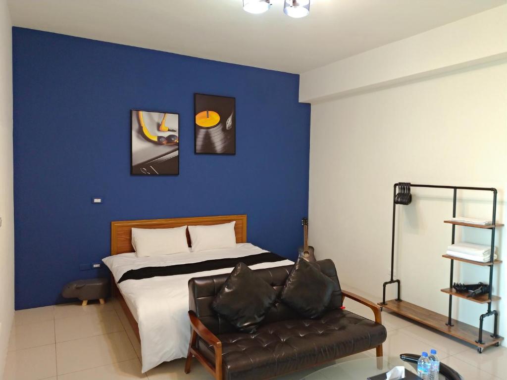 Cama o camas de una habitación en 鐵花國小民宿