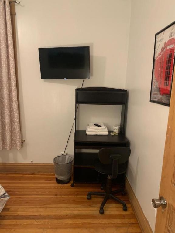 TV a/nebo společenská místnost v ubytování Hollywood Rentals LLC