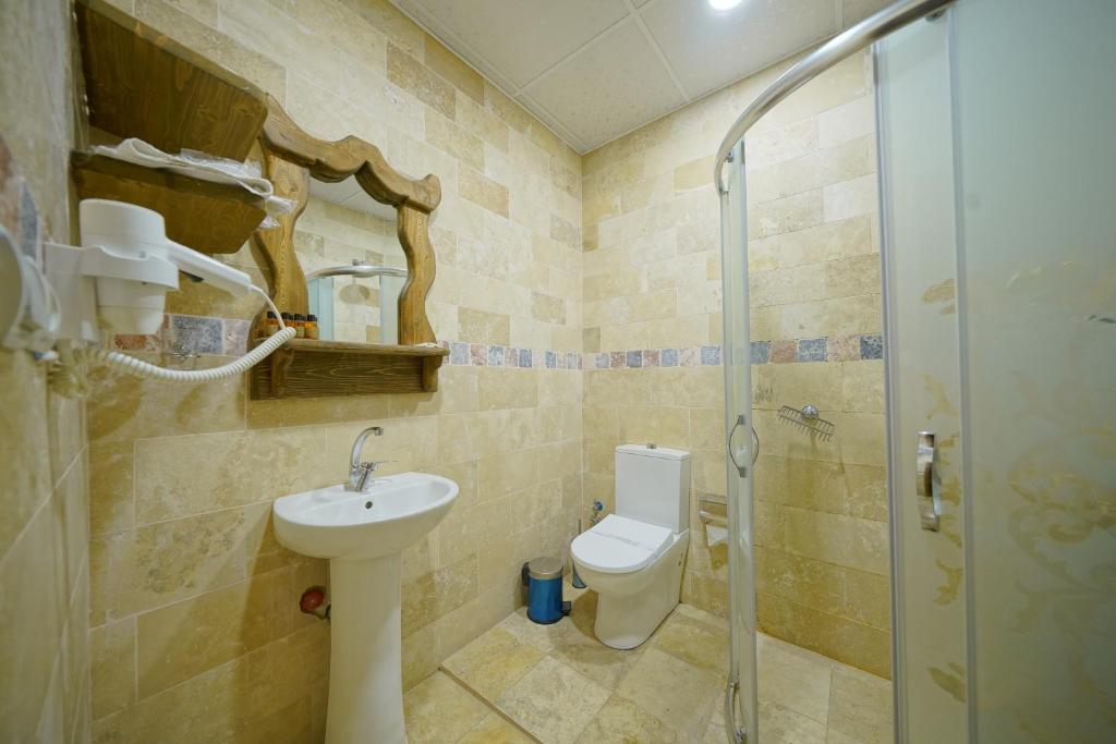 Arch Palace - Quadruple Room With Bathroom