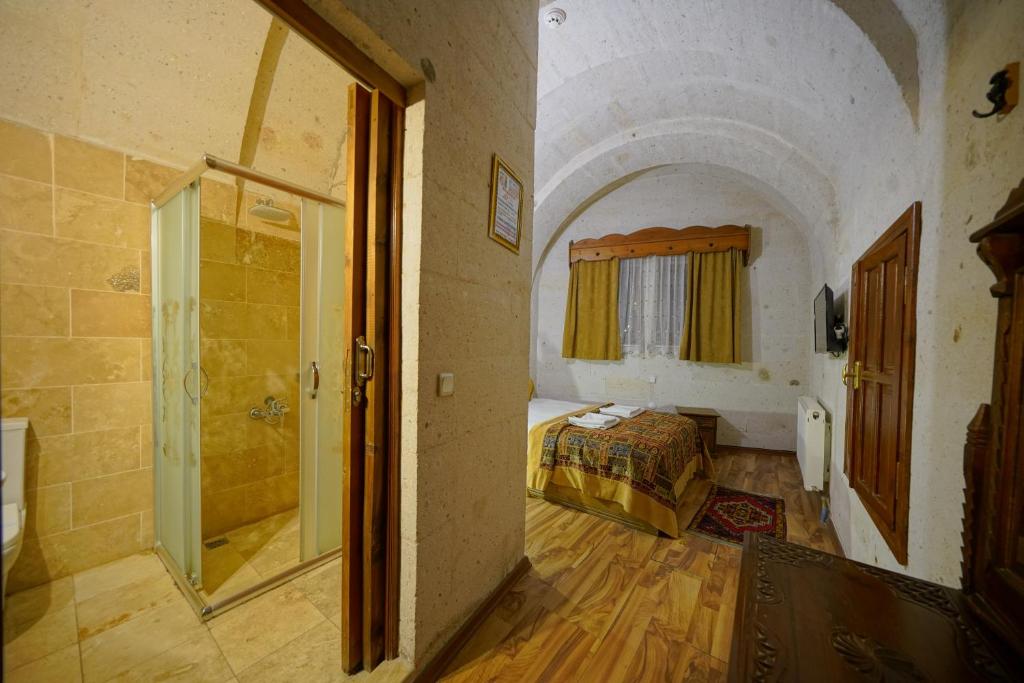 Arch Palace - Budget Double Room