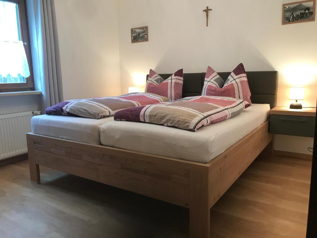 Postel nebo postele na pokoji v ubytování Ferienwohnung Falkenstein