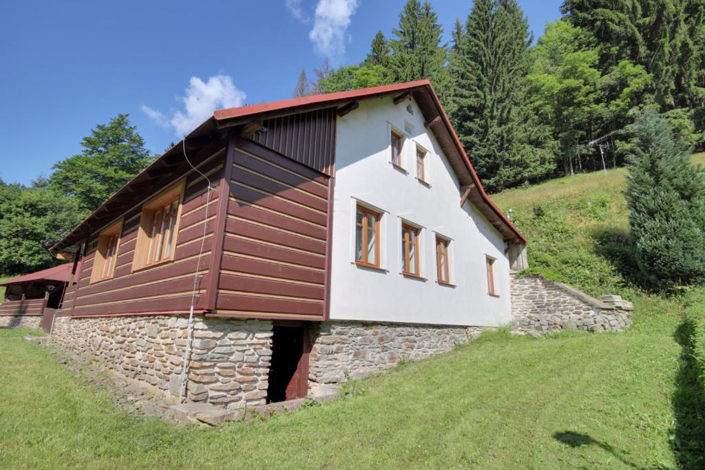 Budova, v ktorej sa dovolenkový dom nachádza
