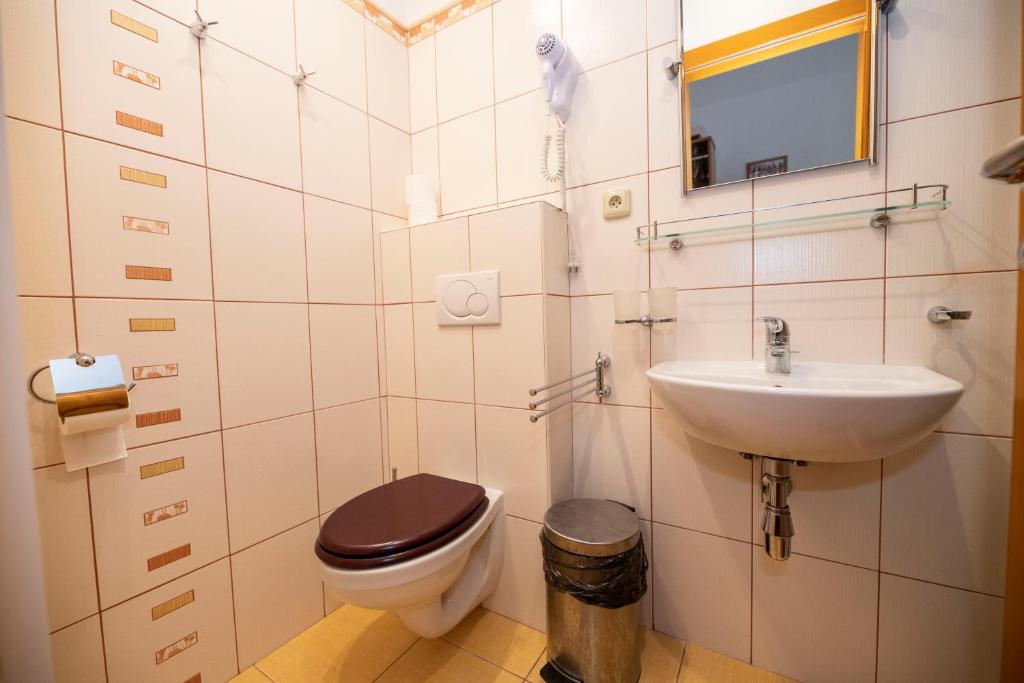 Koupelna v ubytování Penzion Adélka Janské Lázně