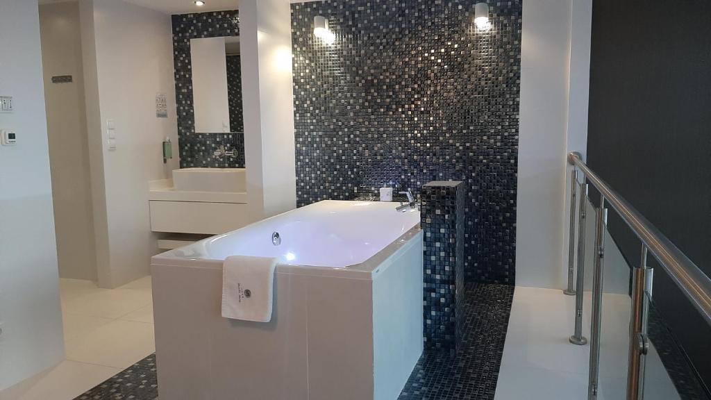 Koupelna v ubytování Hotel SKAL Medi SPA & Resort