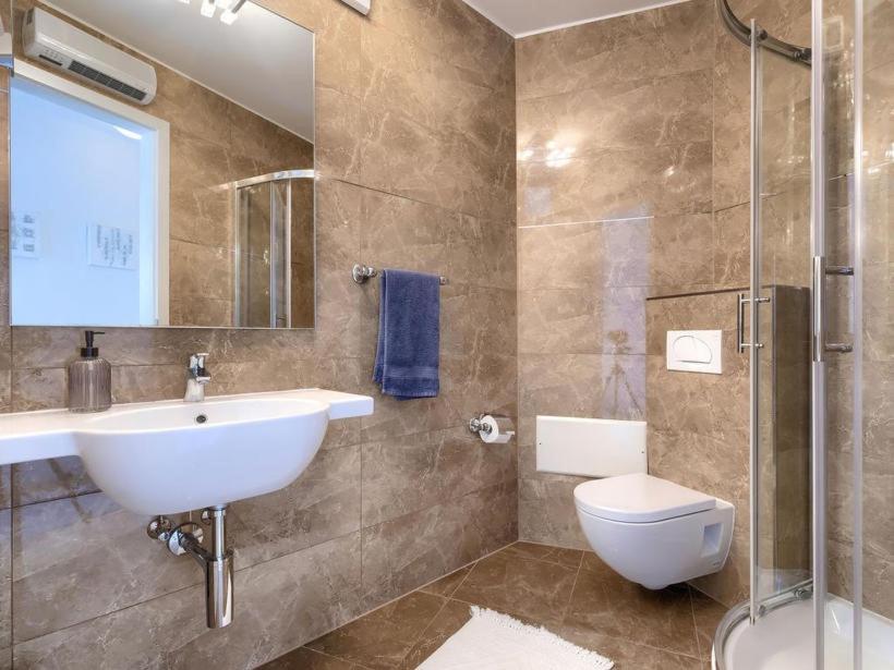 Koupelna v ubytování Villa Bobos place with Jacuzzi and Sauna 46D
