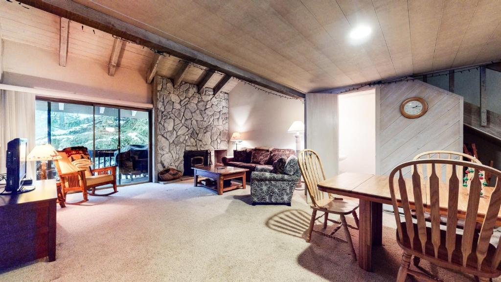 Snowcreek I 82 Condo, Mammoth Lakes (updated prices 2024)