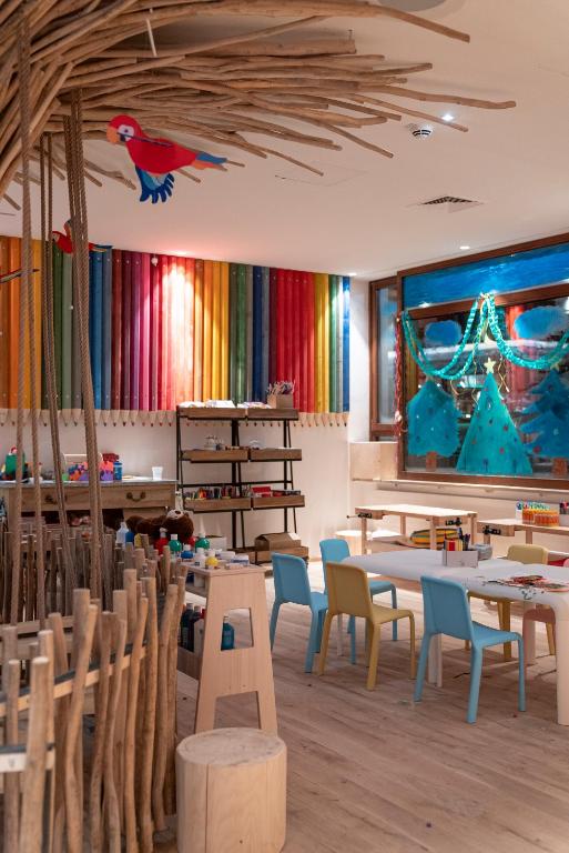Restauracja lub miejsce do jedzenia w obiekcie EdeR FriDa - Tuttiii KomPletti ALL inKlusiv