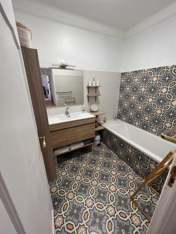 Appartement climatisé F3 proche plage port et aéroport - 18