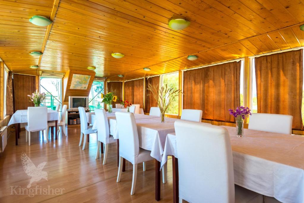 Restaurace v ubytování Hotel Plutitor Kingfisher