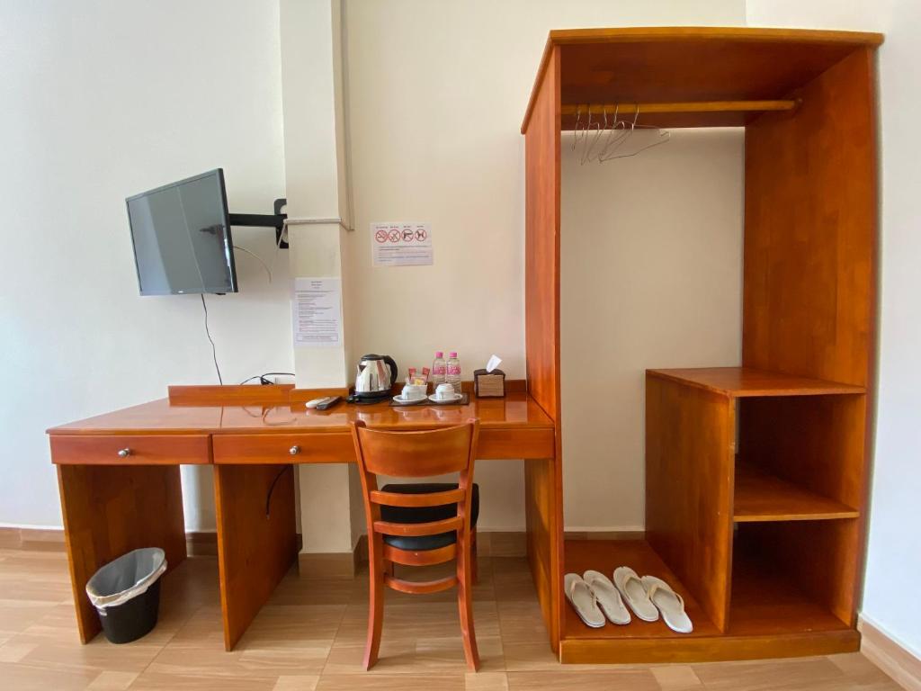 Kuchyň nebo kuchyňský kout v ubytování Phnom Penh Le Vincent Hotel