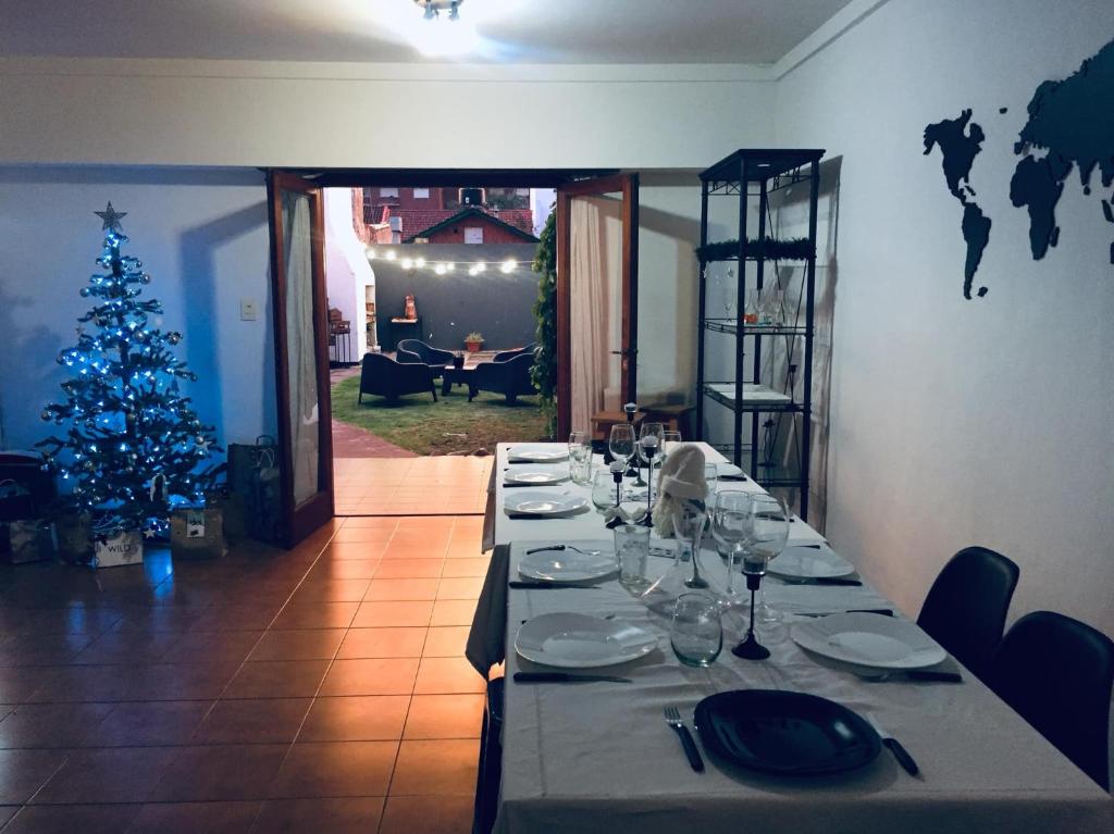Gallery image of Casa con pileta cochera y quincho 1300m de la playa in Mar del Plata