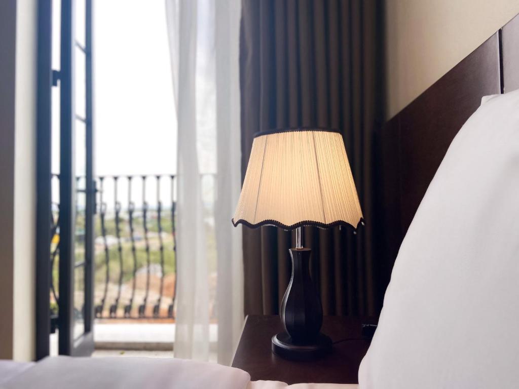 Elysinam Boutique Hotel Ha Long - 14