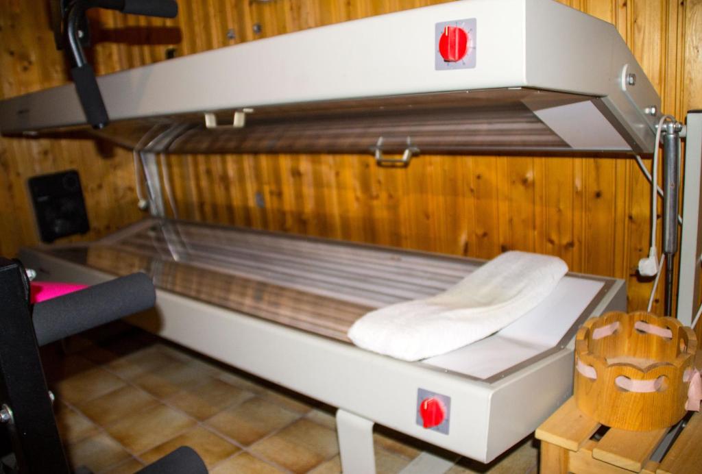 Palanda nebo palandy na pokoji v ubytování Ferienhaus Ederer
