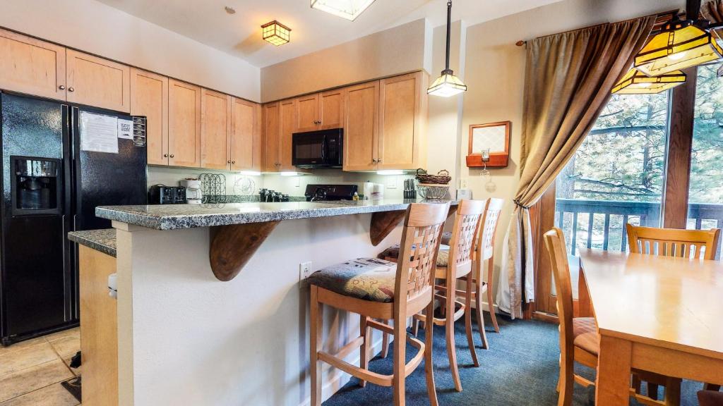 Mammoth Green #111 condo - Two-Bedroom Apartment
