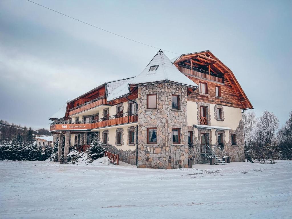 Orava Hotel v zimě