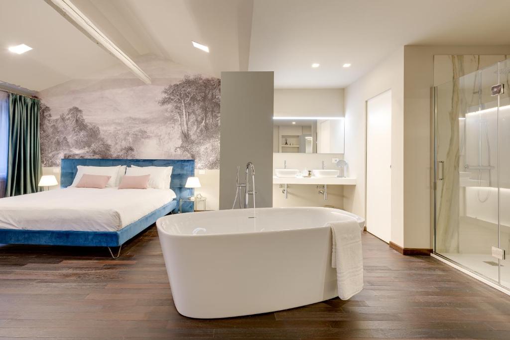 PALAZZO DUOMO Suites in Udine Center - Büyük Çift Kişilik Oda