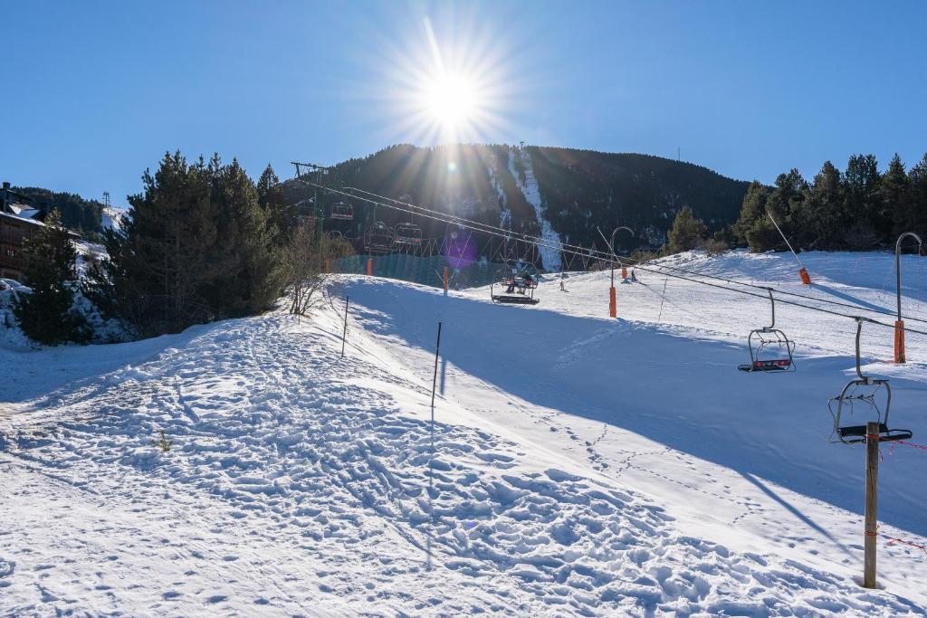 Pie de pistas FontCanaleta LaMolina, La Molina Alp – Precios ...