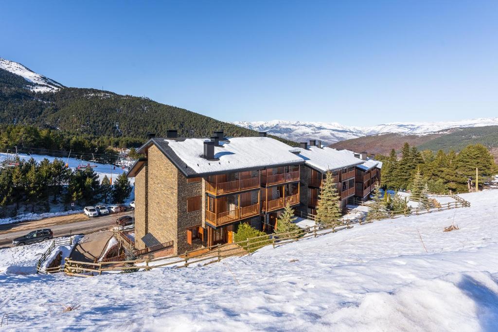 Pie de pistas FontCanaleta LaMolina, La Molina – Updated 2022 ...
