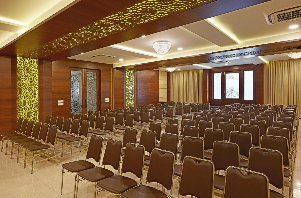 Konferenční prostory v ubytování Hotel Kamar Residences and Banquets