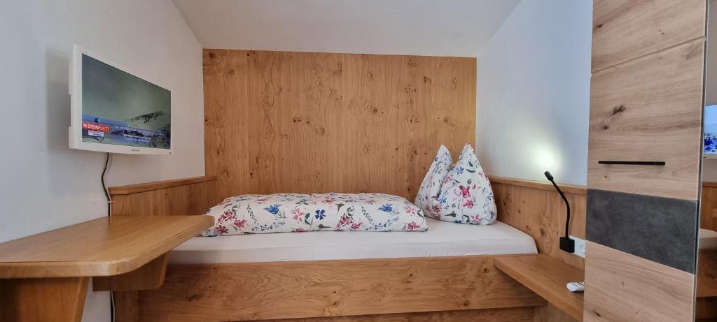 Postel nebo postele na pokoji v ubytování Pension Schweizerhof