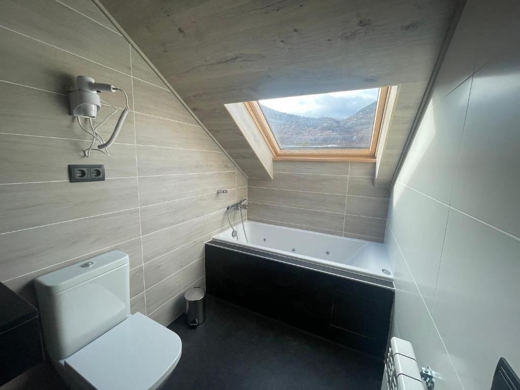 Koupelna v ubytování Hotel Vall d´Aneu