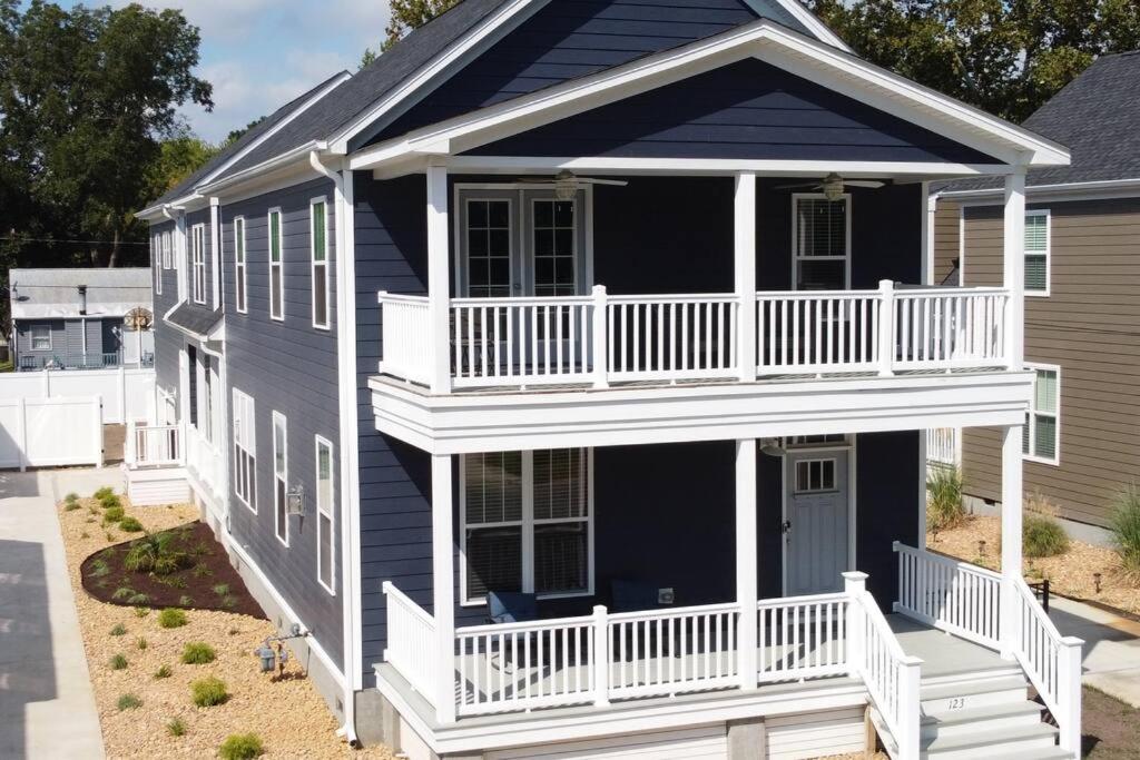 Luxurious Alberta Beach House w/ Historical Detail, Hampton (updated