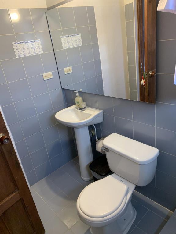 Koupelna v ubytování Hostal Home Sant Angelo