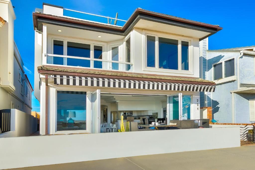 Peninsula Gem, Newport Beach (updated prices 2024)