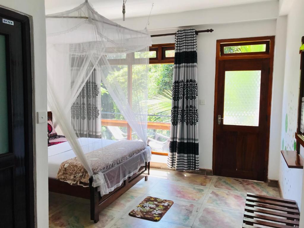 River Splendour Home Stay - 19