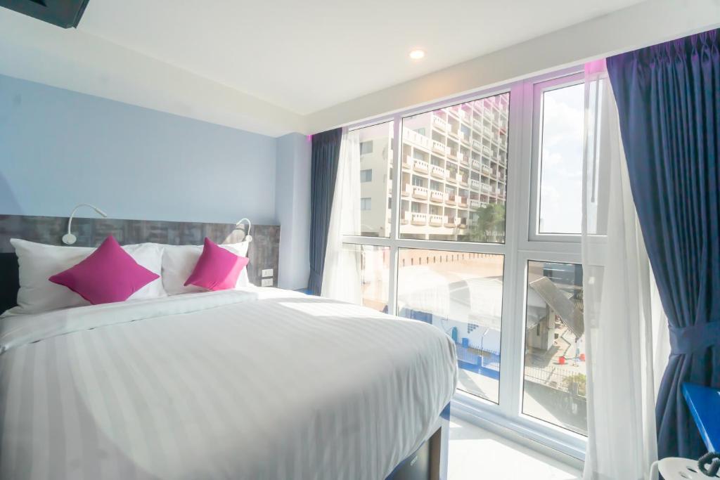 Spark Hotel - MRT Queen Sirikit - SHA Extra Plus Certified - Resim 7