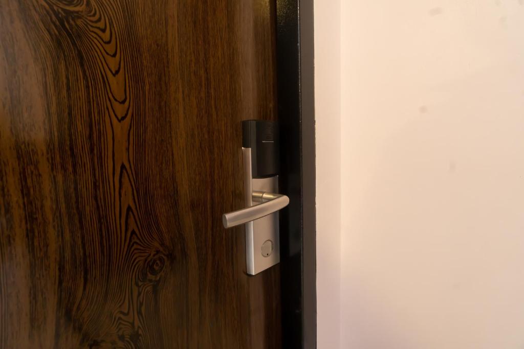 Spark Hotel - MRT Queen Sirikit - SHA Extra Plus Certified - Resim 23