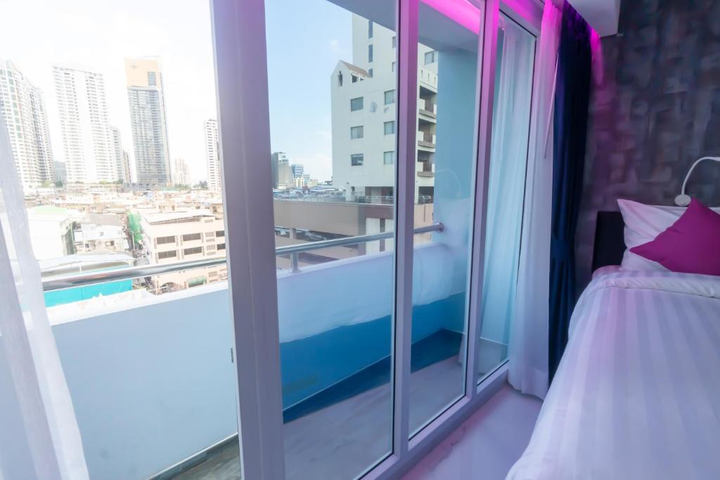 Spark Hotel - MRT Queen Sirikit - SHA Extra Plus Certified - Resim 30