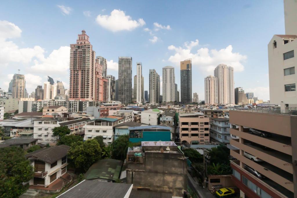 Spark Hotel - MRT Queen Sirikit - SHA Extra Plus Certified - Resim 6