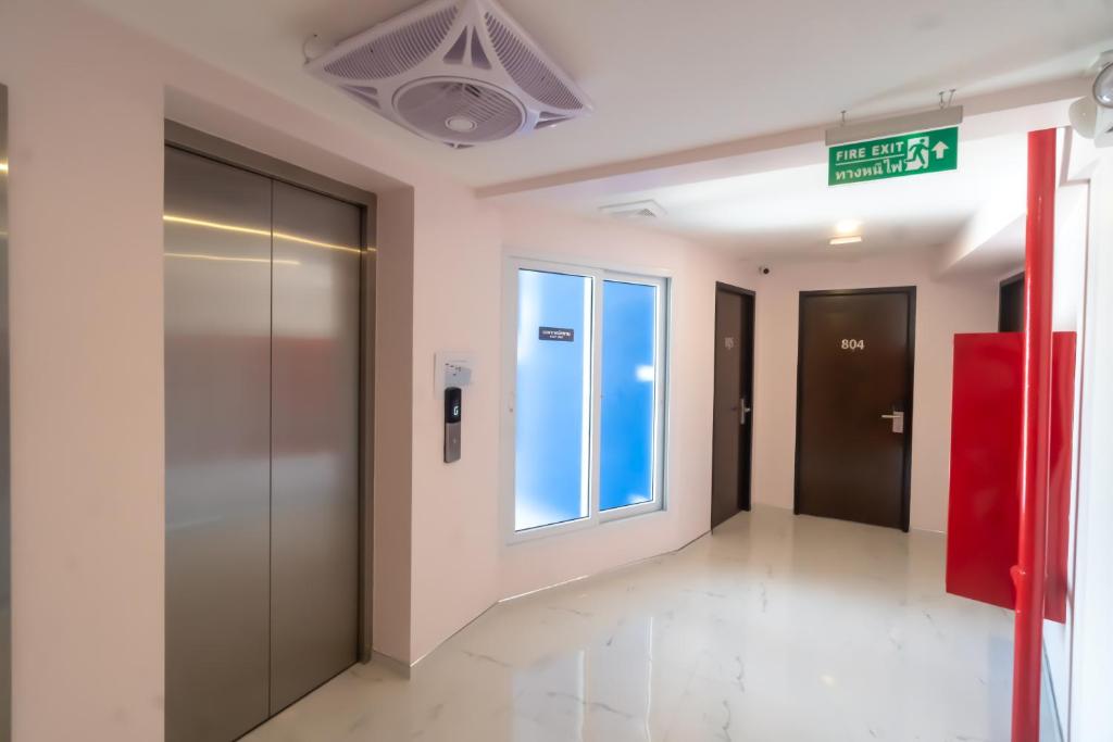 Spark Hotel - MRT Queen Sirikit - SHA Extra Plus Certified - Resim 34