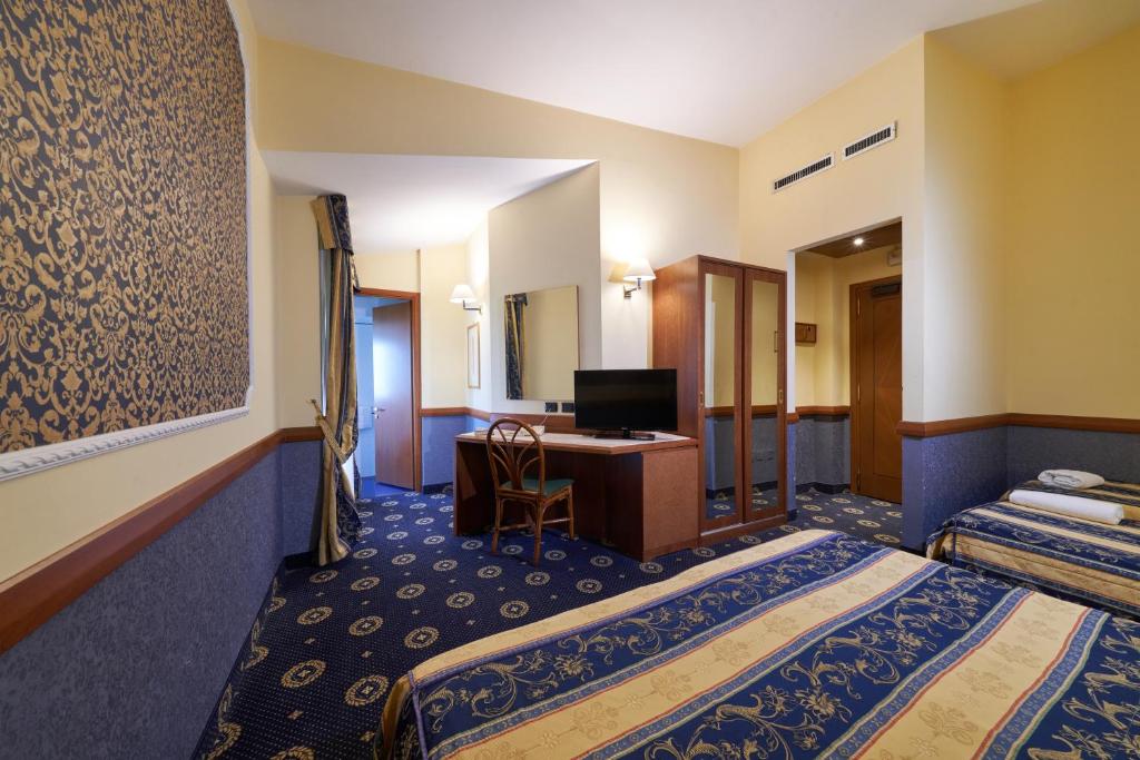 Hotel Ristorante La Piana - Habitación Cuádruple