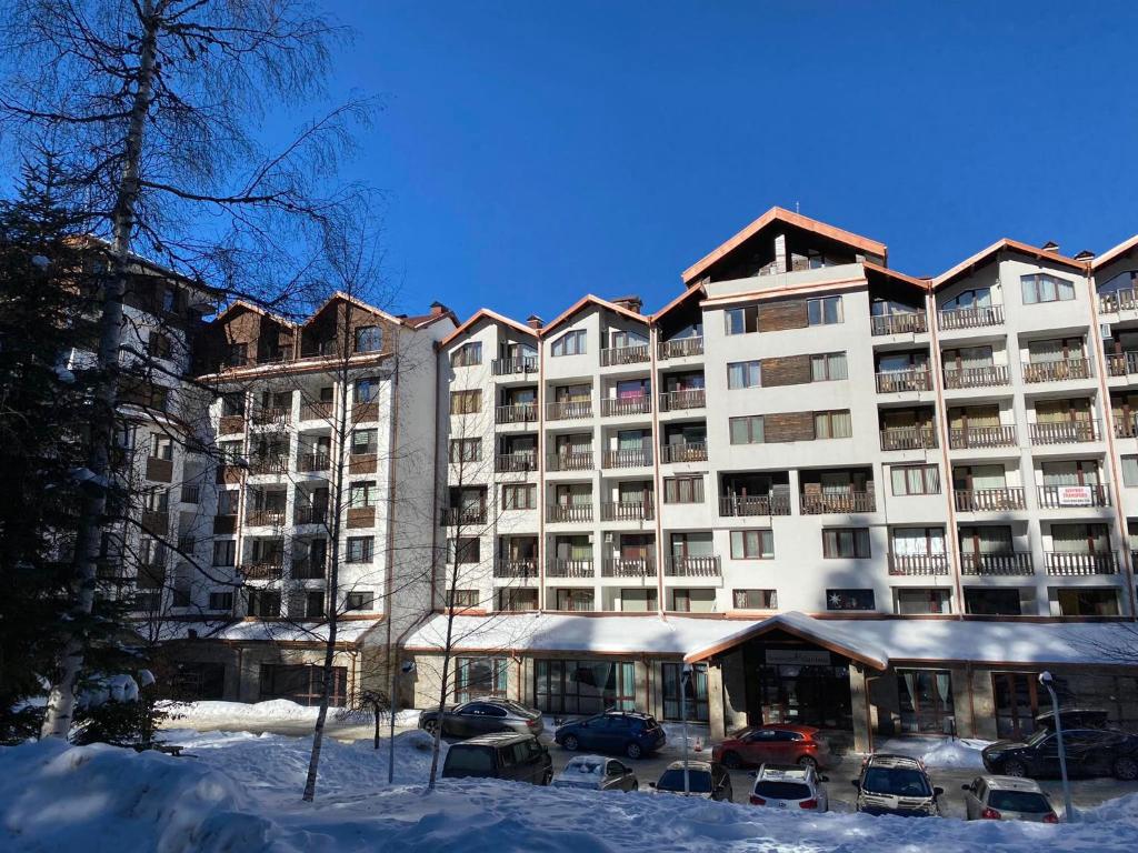 Borovets Gardens Ski Apartment v zimě