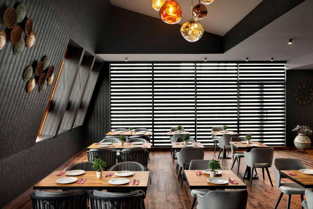 Ramada by Wyndham Budapest City Center - Resim 18