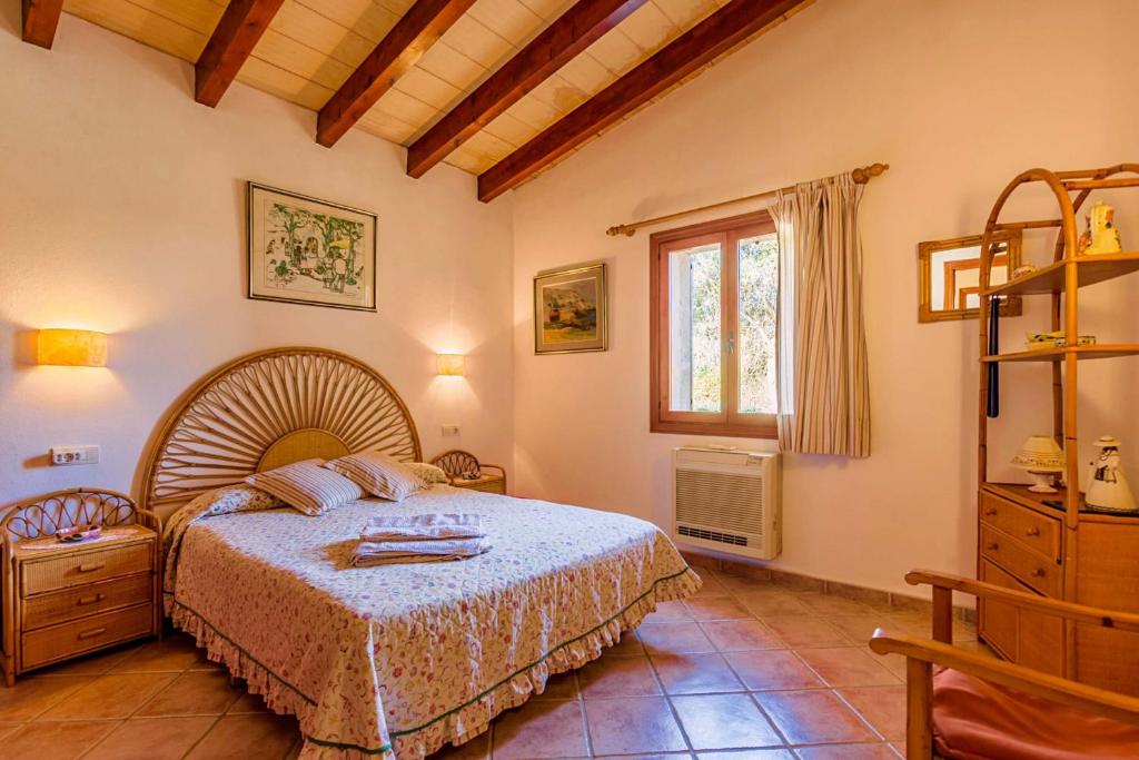 A bed or beds in a room at Villa Eu Clos by Sealand Villas