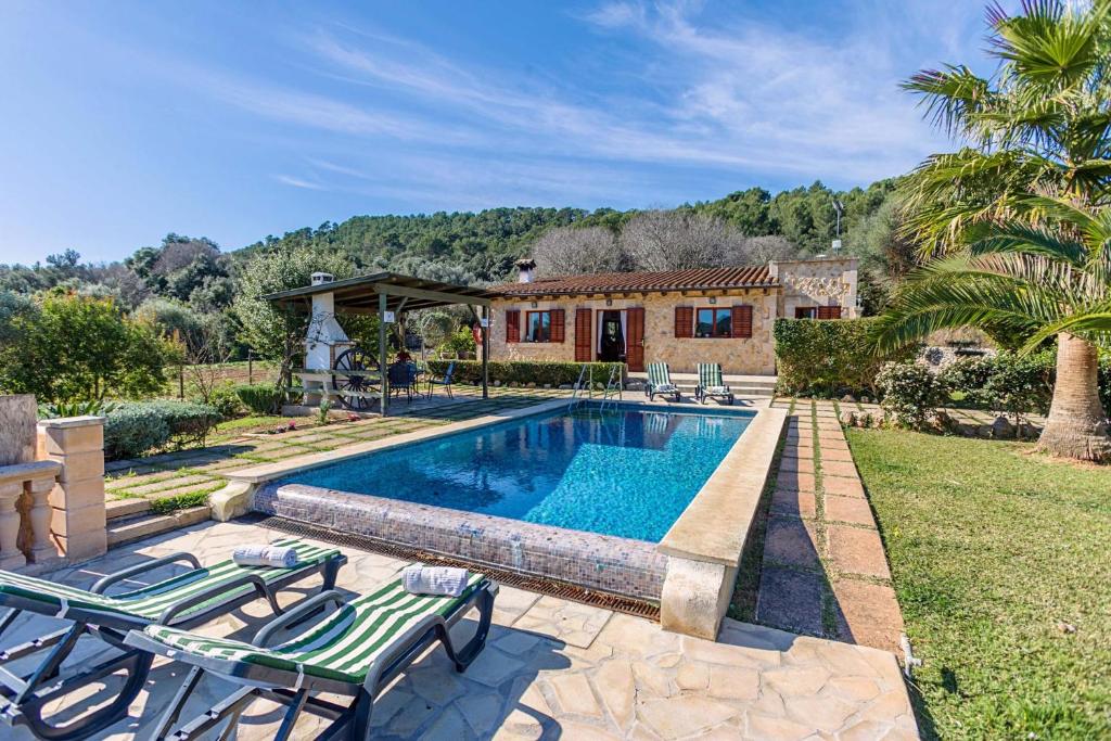 The swimming pool at or close to Villa Eu Clos by Sealand Villas