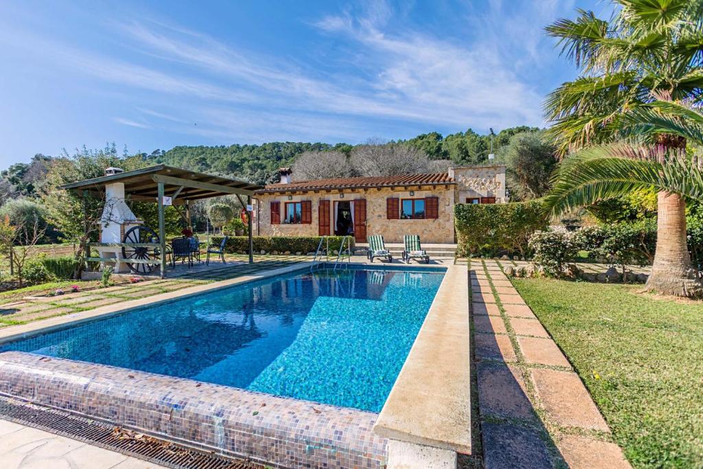 The swimming pool at or close to Villa Eu Clos by Sealand Villas