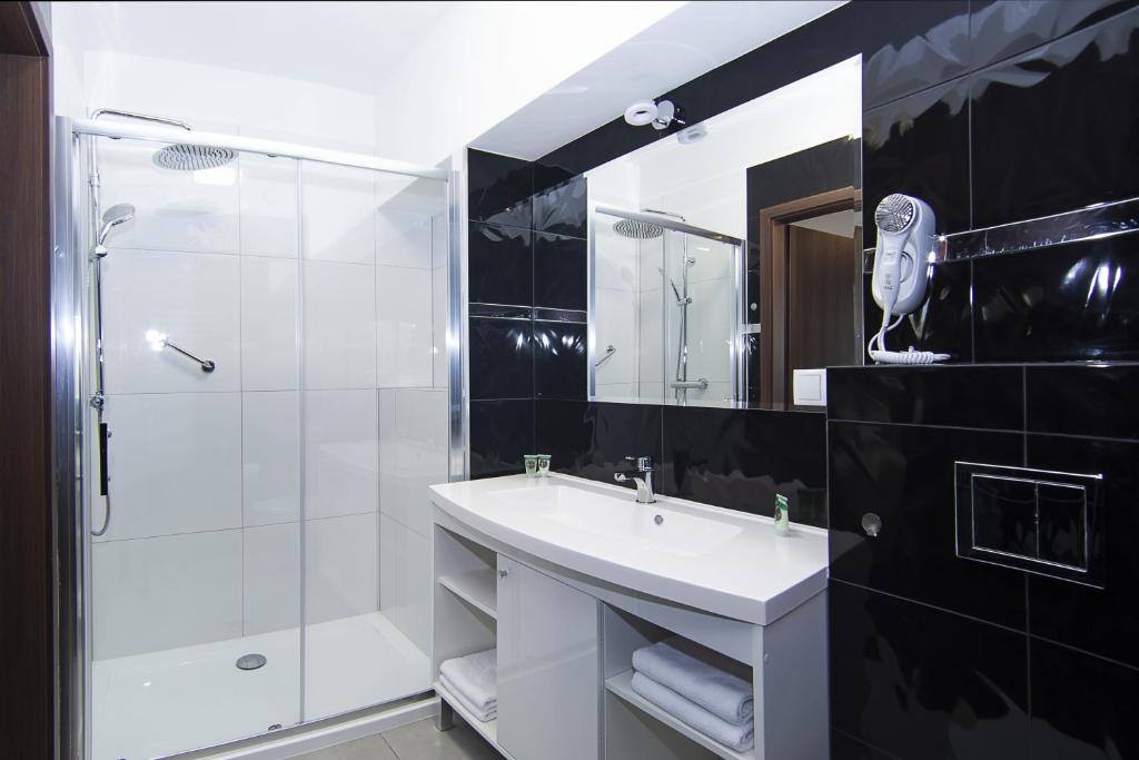 Koupelna v ubytování InterHotel