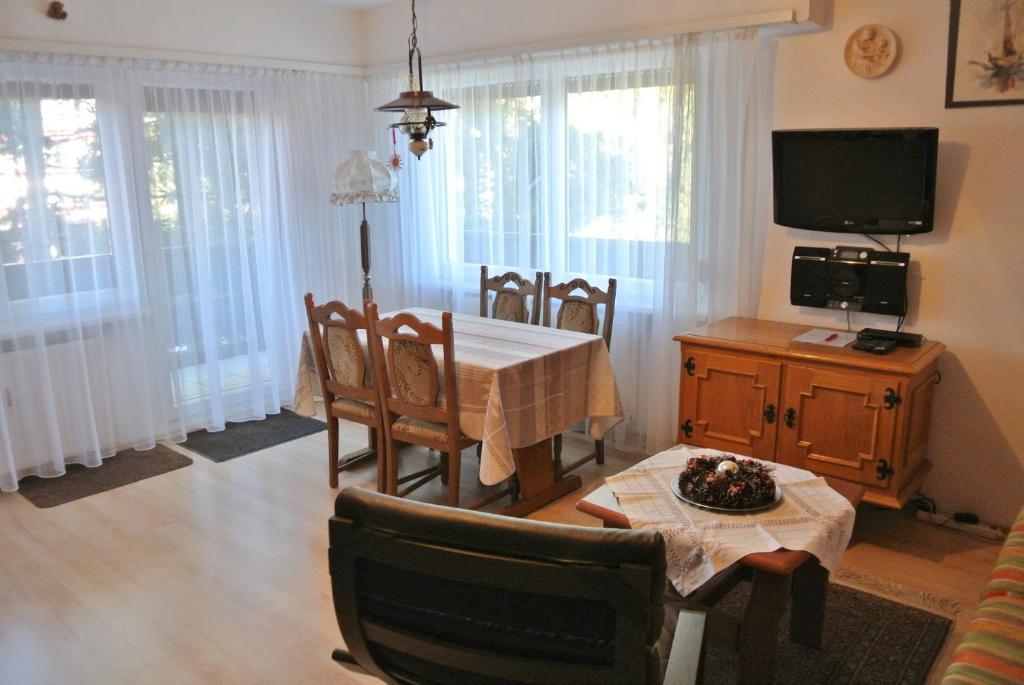 Televízia a/alebo spoločenská miestnosť v ubytovaní Antoni Apartements