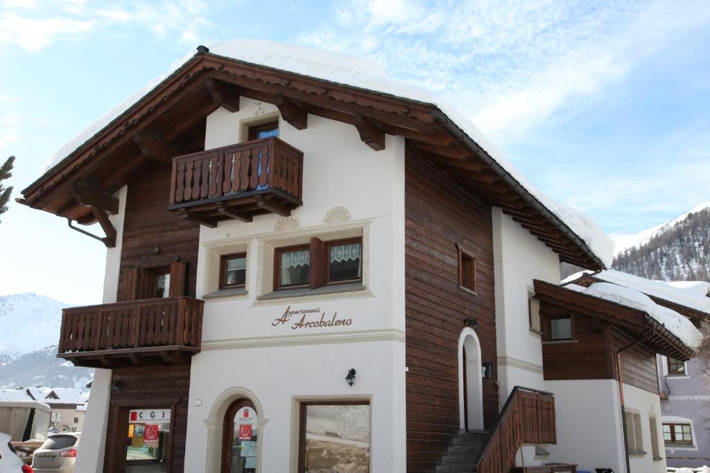 Budova, v ktorej sa apartmán nachádza